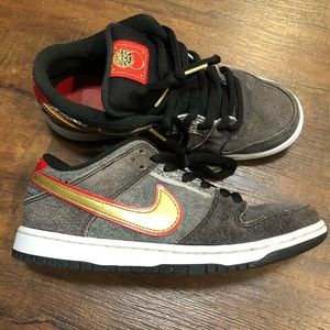 Nike Sb Beijing dunk low Rare mens 7/wmns 8.5